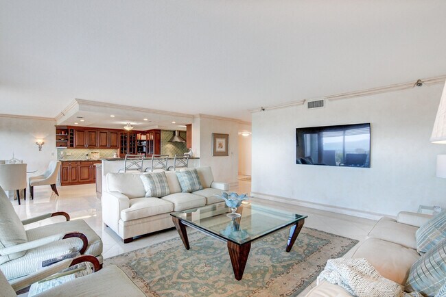 Building Photo - 4301 N Ocean Blvd