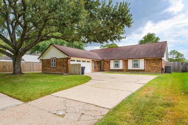 Foto del edificio - 14930 Aspen Hills Dr
