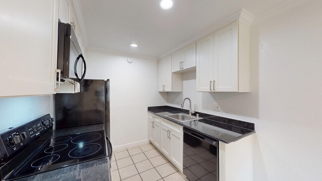 Building Photo - 18185 Happy Ln