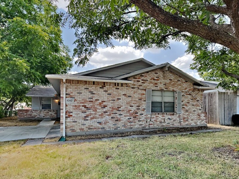 Foto principal - 4349 Chestnut Dr