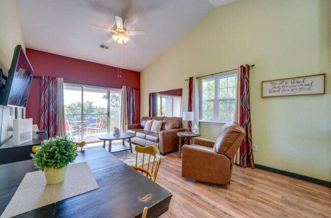Lots of natural light - 555 Valley View Rd
