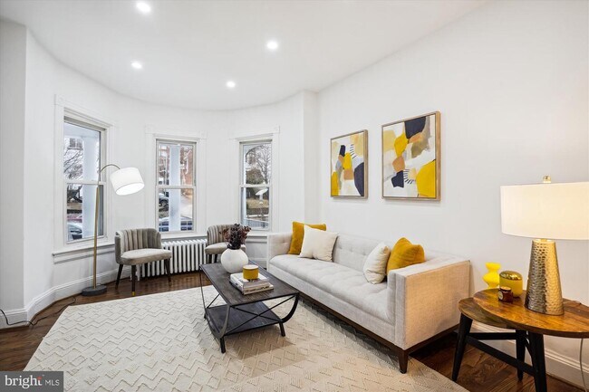 Building Photo - 1805 3rd St NE