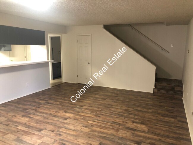 Building Photo - 801 Laurelwood