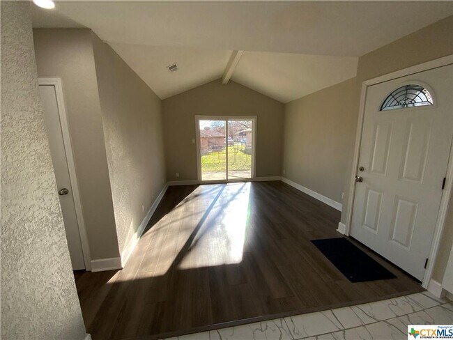 Building Photo - 2305 Bunker Hill Dr