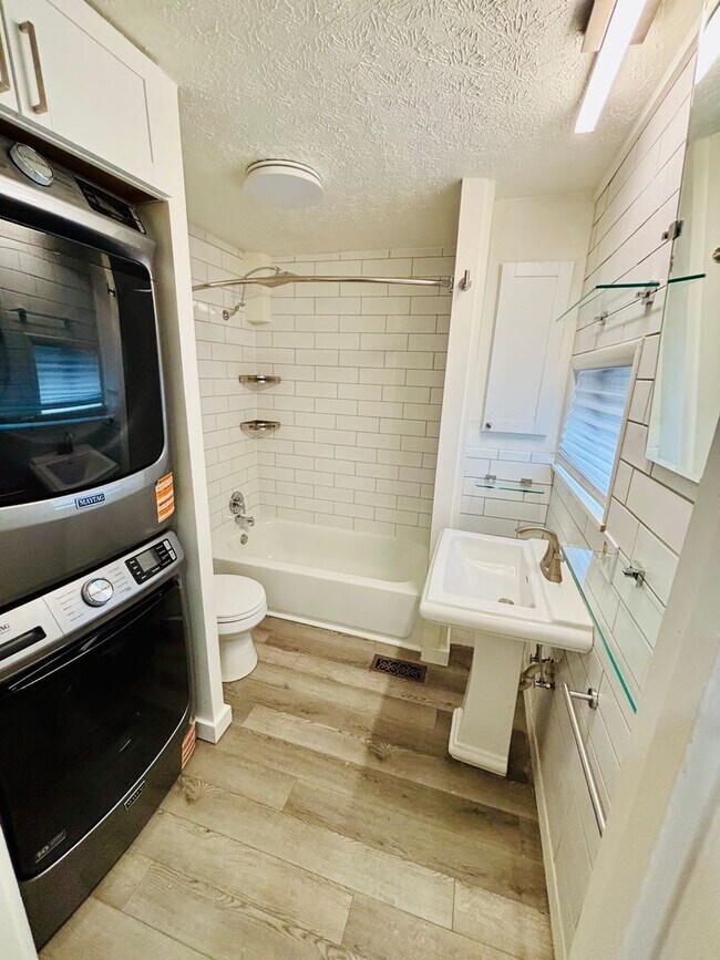 Foto del edificio - 1 bedroom brick cottage