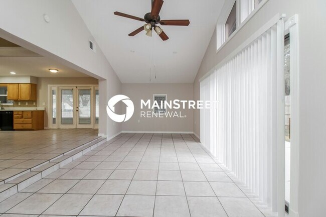 Foto del edificio - 4 Bedroom Pet-Friendly Home in Altamonte S...