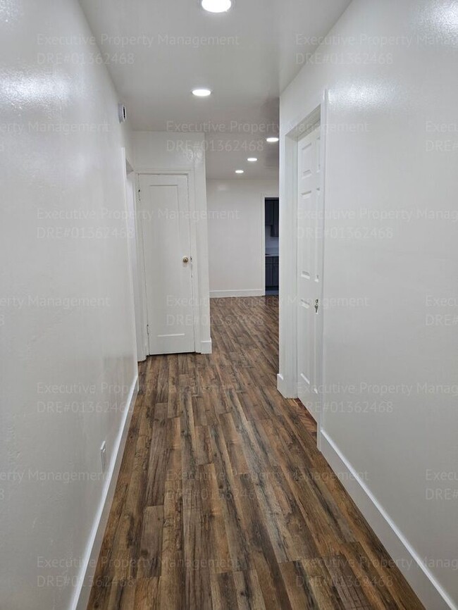 Foto del edificio - Remodeled 3 bedroom/ 1 bathroom