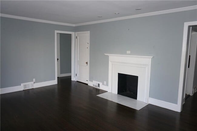 Building Photo - 2210 Lenox Rd NE