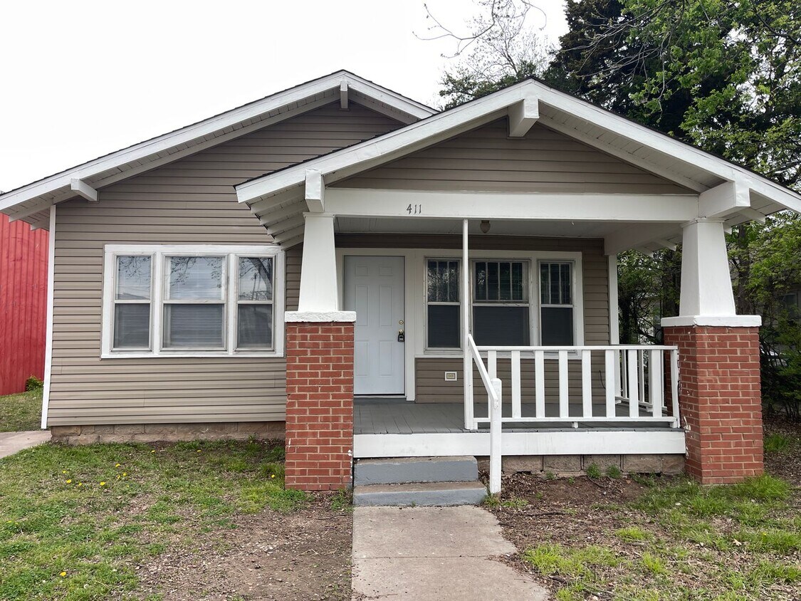 Foto principal - 2 bed 1 bath with storage shed in Norman
