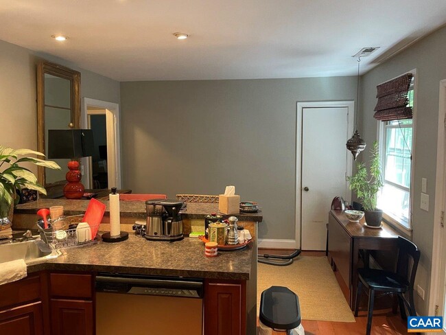 Foto del edificio - 1618 Mason Ln