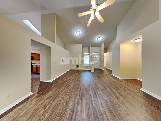 Foto del edificio - 4610 Common View Circle