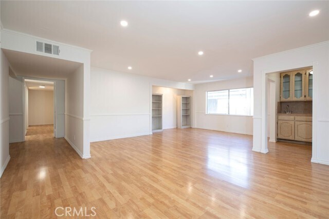 Building Photo - 415 N Kenwood St