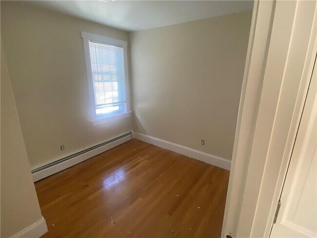 Building Photo - 269 Narragansett Ave