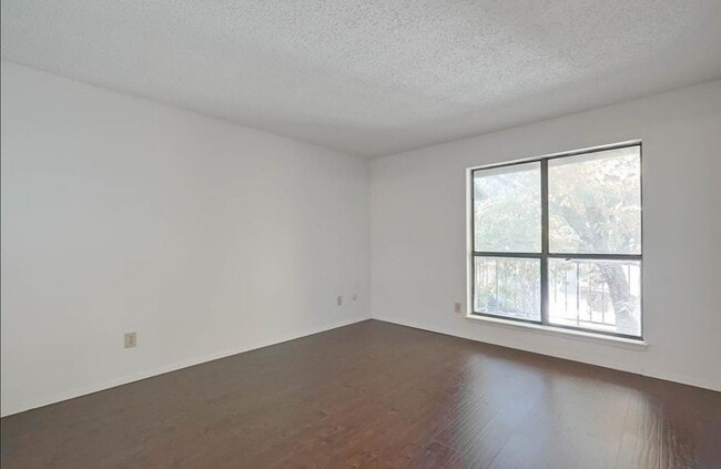 Building Photo - 10049 Westpark Dr