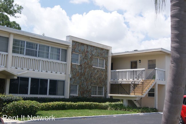 Building Photo - 800 71st Ave N