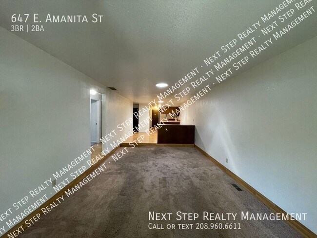 Foto del edificio - 647 E Amanita St