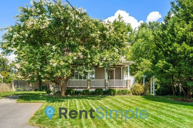 Building Photo - 3017 King St