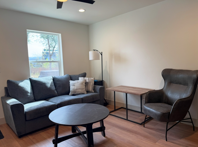 Foto del edificio - Now Leasing: 209 12th Street West, Kalispe...