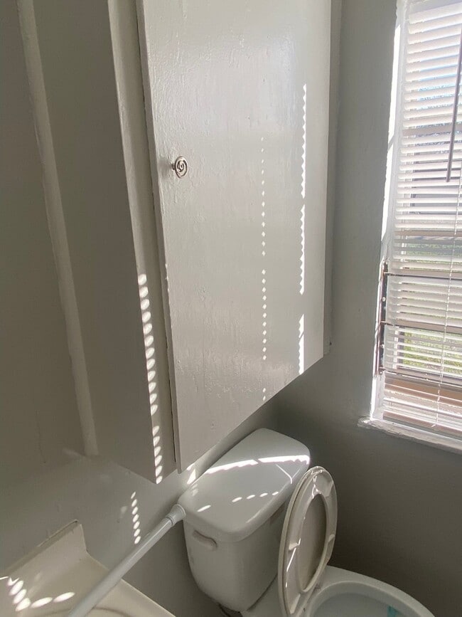 Building Photo - 5250 Kingsbury St