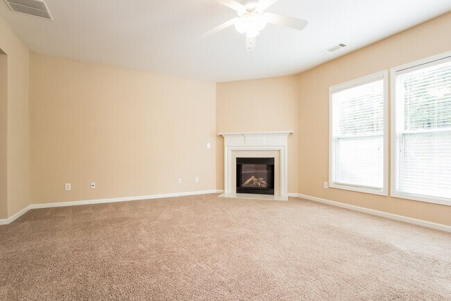 Building Photo - 2303 Jasmine Glen Dr