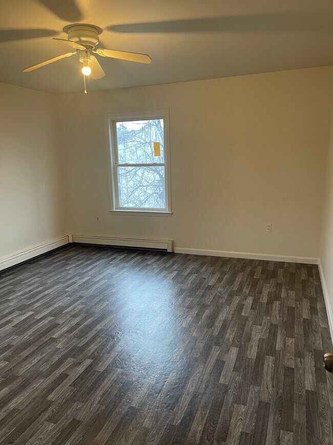 14 Race St, Trenton, NJ 08638 Townhome Rentals in Trenton NJ