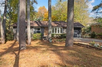Building Photo - 2958 Harcourt Dr
