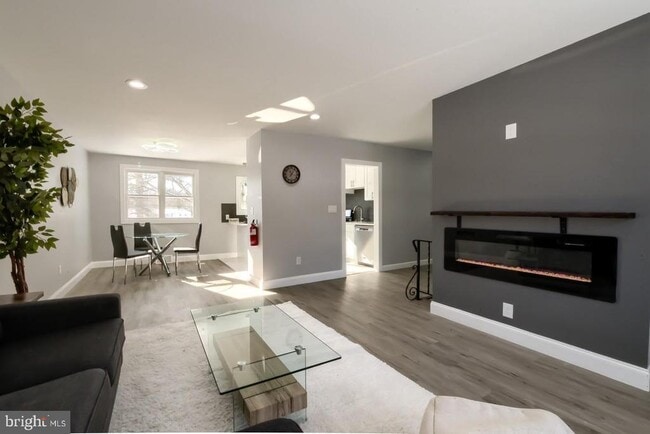 Foto del edificio - 502 Bloomfield Dr