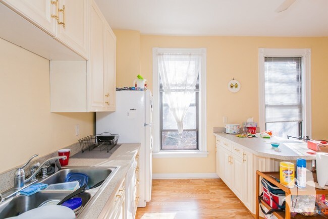 Foto del edificio - 1101 N Marshfield Ave