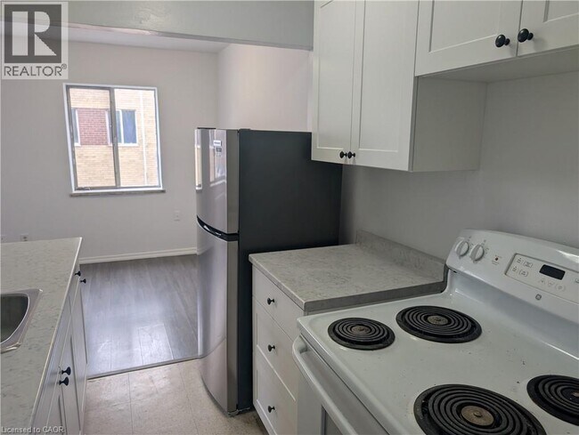 Photo du bâtiment - 799 Robinson St