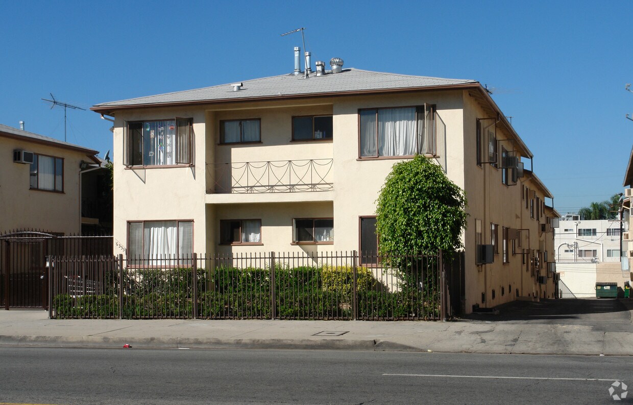 Foto del edificio - 6327-6333 Coldwater Canyon Ave