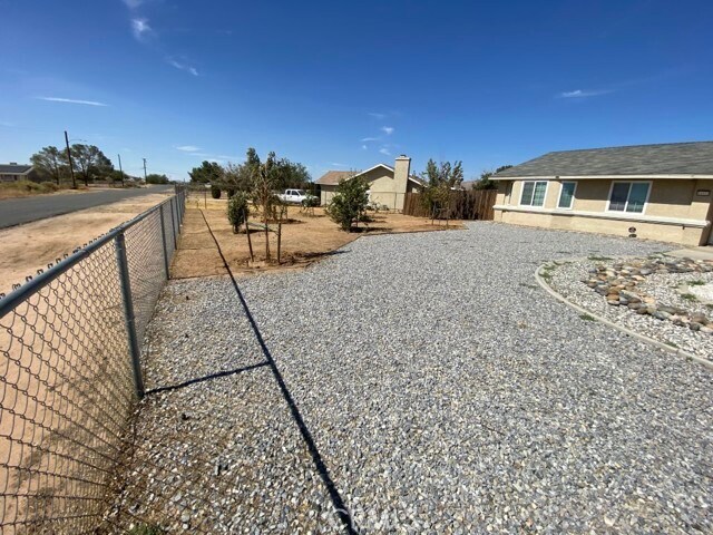Foto del edificio - 14555 Pawnee Rd