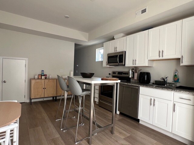 Foto del edificio - 2700 Sears St