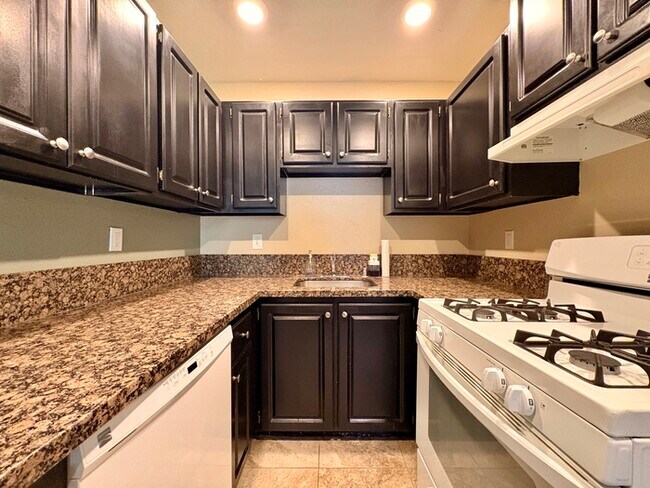 Foto del edificio - Beautiful Updated 2 Bedroom 1 Bathroom in Auburn