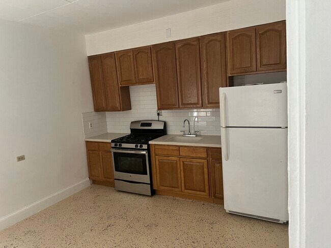 Come en la cocina - 2035 E Allegheny Ave