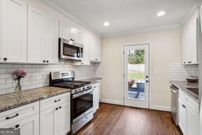 Building Photo - 1569 Ocala Ave SW