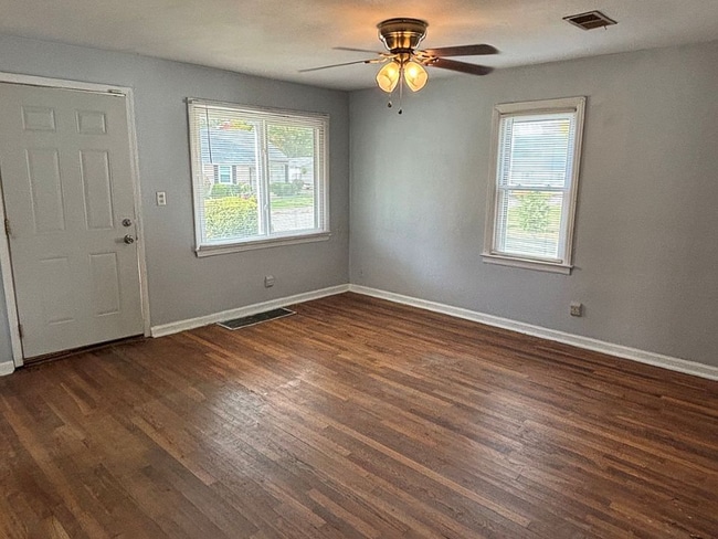 Building Photo - 118 Webster St