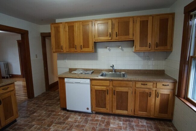 Building Photo - 29 Agassiz St