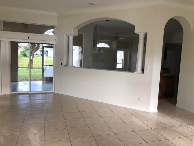 Foto del edificio - 2449 SW Chestnut Ln