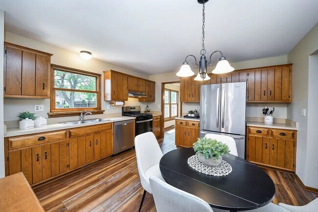 Building Photo - 2264 Briarhill Dr