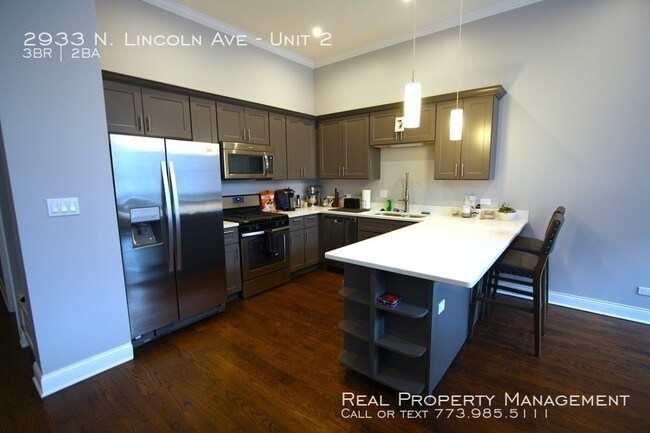 Building Photo - 2933 N Lincoln Ave