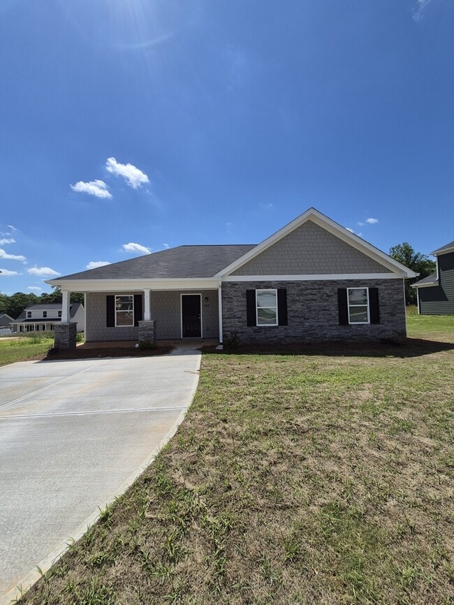 Building Photo - 250 Charlotte Cir