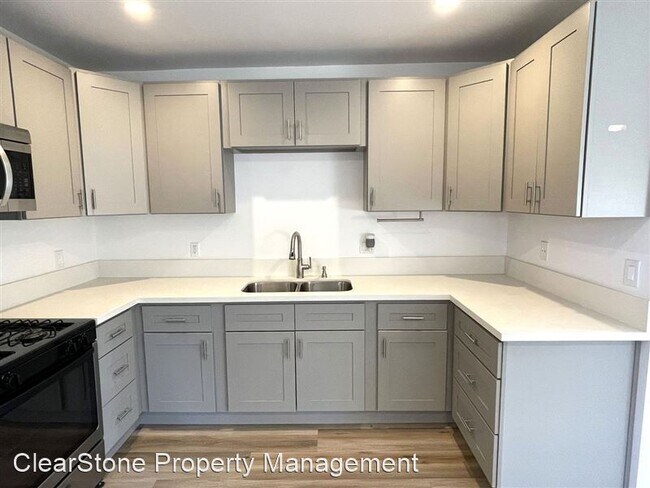 Foto del edificio - 8603 Collett Ave