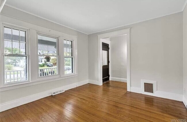 Building Photo - 491 Crescent Ave