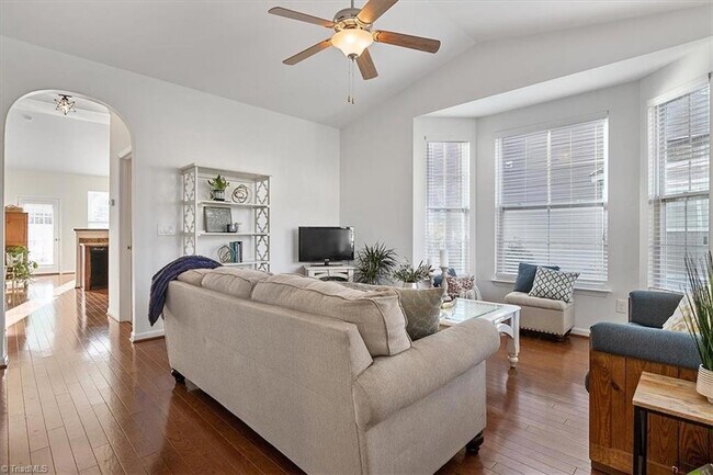 Foto del edificio - 1173 Kelso Ln