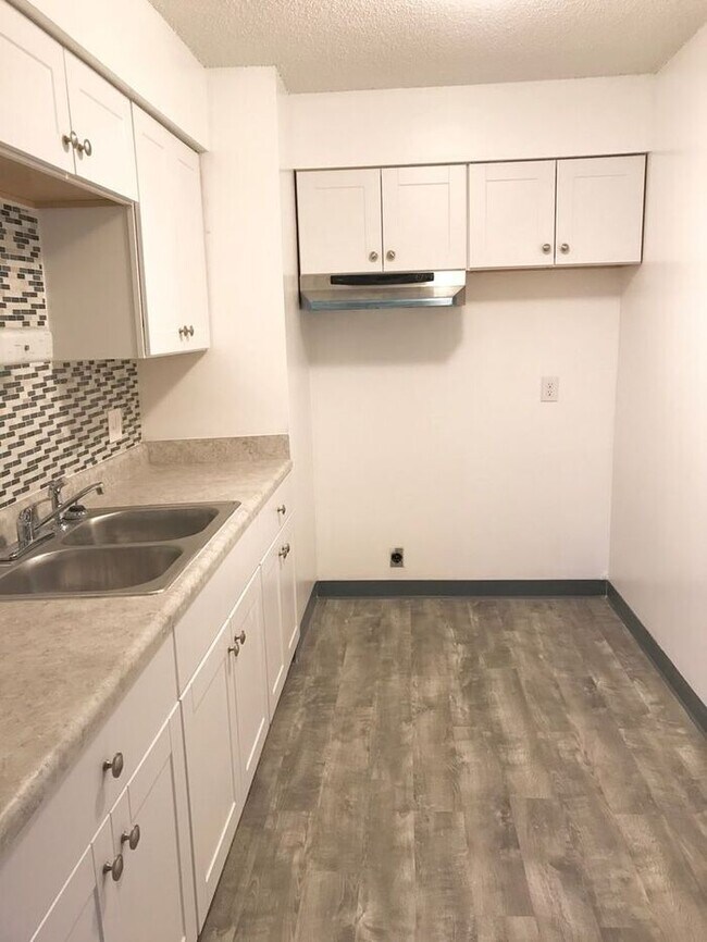 Foto del edificio - 1015 Howe Ave