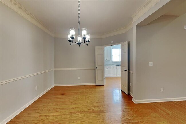 Foto del edificio - 1751 Wilkenson Ct NE