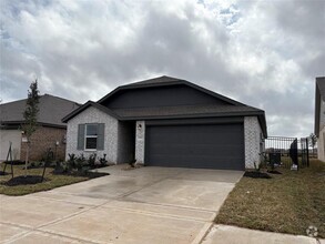 Building Photo - 27515 Village Cir Dr