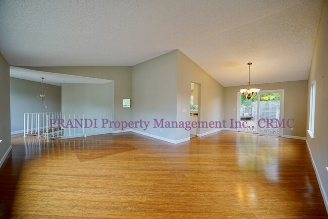 Building Photo - Updated and Spacious Bahia Home with Large...