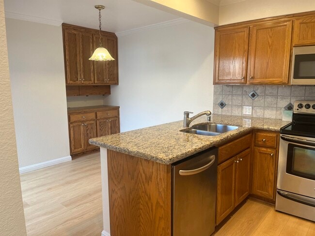 Building Photo - 5601 Baldwin Way