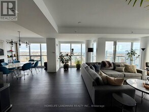 Building Photo - 88 Scott St